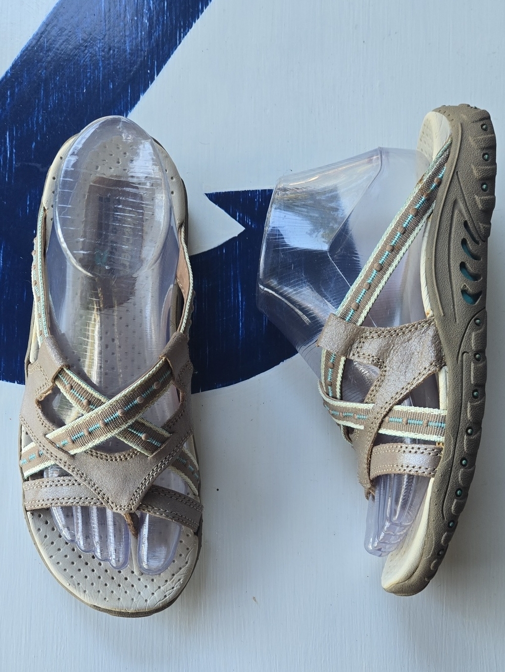 Skechers Outdoor Lifestyle Beige Tan And Mint Green Sandal Size 7